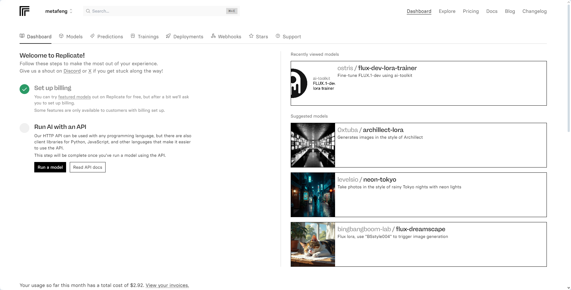 图片展示的是MetaFong平台界面。左侧有导航栏，包括Dashboard、Models、Predictions等选项。右侧显示“Welcome to Replicate!”，提示按步骤操作以充分利用体验。下方有“Set up billing”和“Run AI with an API”两个步骤，其中“Run a model”按钮被红色框突出显示。右侧还列出“Recently viewed models”下的多个模型选项，如ostris - flux-dev-lora-trainer等，下方有“Your usage so far this month has a total cost of $2.92. View your invoices.”字样。