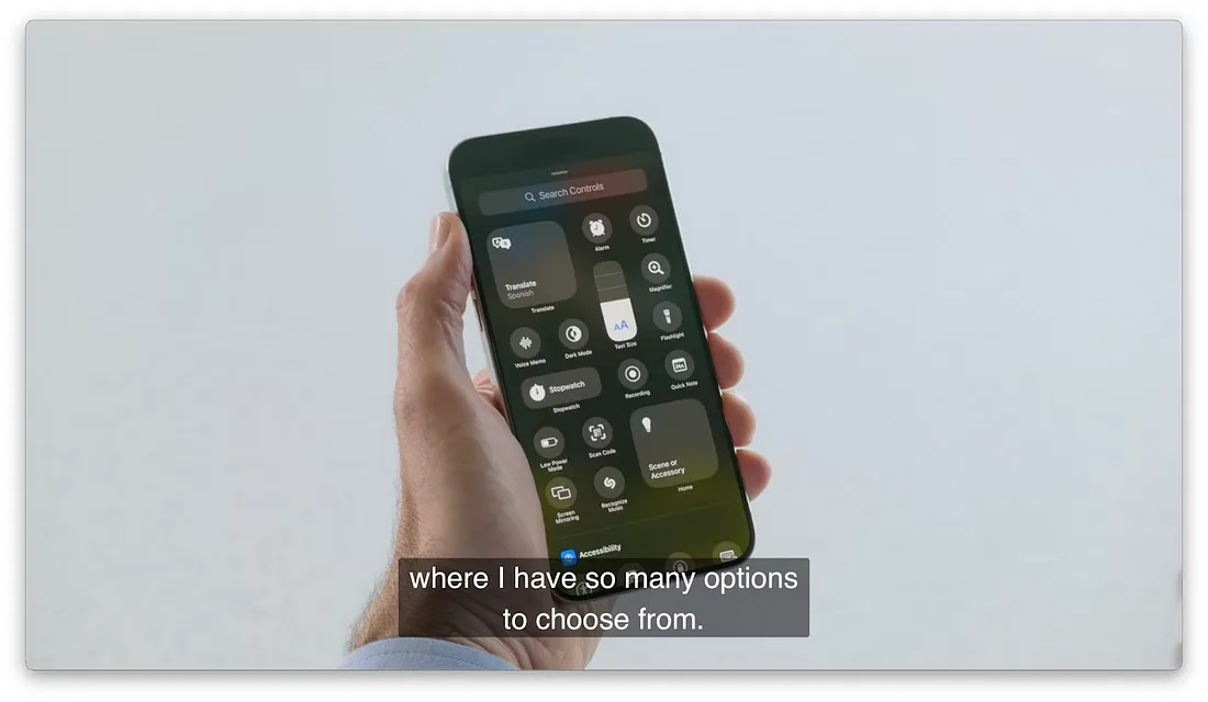 图片展示了一只手握着iPhone,屏幕显示控制中心界面。界面上有多个可定制的控制中心选项,如翻译、备忘录、日历、天气、设置、查找、Siri、查找我的iPhone、查找我的AirPods、查找我的Mac、查找我的iPad、查找我的iPhone、查找我的Apple Watch、查找我的Apple Watch、查找我的Apple Watch、查找我的Apple Watch、查找我的Apple Watch、查找我的Apple Watch、查找我的Apple Watch、查找我的Apple Watch、查找我的Apple Watch、查找我的Apple Watch、查找我的Apple Watch、查找我的Apple Watch、查找我的Apple Watch、查找我的Apple Watch、查找我的Apple Watch、查找我的Apple Watch、查找我的Apple Watch、查找我的Apple Watch、查找我的Apple Watch、查找我的Apple Watch、查找我的Apple Watch、查找我的Apple Watch、查找我的Apple Watch、查找我的Apple Watch、查找我的Apple Watch、查找我的Apple Watch、查找我的Apple Watch、查找我的Apple Watch、查找我的Apple Watch、查找我的Apple Watch、查找我的Apple Watch、查找我的Apple Watch、查找我的Apple Watch、查找我的Apple Watch、查找我的Apple Watch、查找我的Apple Watch、查找我的Apple Watch、查找我的Apple Watch、查找我的Apple Watch、查找我的Apple Watch、查找我的Apple Watch、查找我的Apple Watch、查找我的Apple Watch、查找我的Apple Watch、查找我的Apple Watch、查找我的Apple Watch、查找我的Apple Watch、查找我的Apple Watch、查找我的Apple Watch、查找我的Apple Watch、查找我的Apple Watch、查找我的Apple Watch、查找我的Apple Watch、查找我的Apple Watch、查找我的Apple Watch、查找我的Apple Watch、查找我的Apple Watch、查找我的Apple Watch、查找我的Apple Watch、查找我的Apple Watch、查找我的Apple Watch、查找我的Apple Watch、查找我的Apple Watch、查找我的Apple Watch、查找我的Apple Watch、查找我的Apple Watch、查找我的Apple Watch、查找我的Apple Watch、查找我的Apple Watch、查找我的Apple Watch、查找我的Apple Watch、查找我的Apple Watch、查找我的Apple Watch、查找我的Apple Watch、查找我的Apple Watch、查找我的Apple Watch、查找我的Apple Watch、查找我的Apple Watch、查找我的Apple Watch、查找我的Apple Watch、查找我的Apple Watch、查找我的Apple Watch、查找我的Apple Watch、查找我的Apple Watch、查找我的Apple Watch、查找我的Apple Watch、查找我的Apple Watch、查找我的Apple Watch、查找我的Apple Watch、